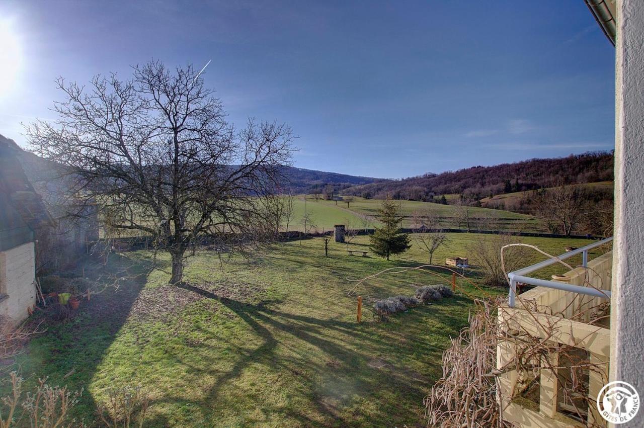 Bed and Breakfast Goute La Vie Marchamp Esterno foto