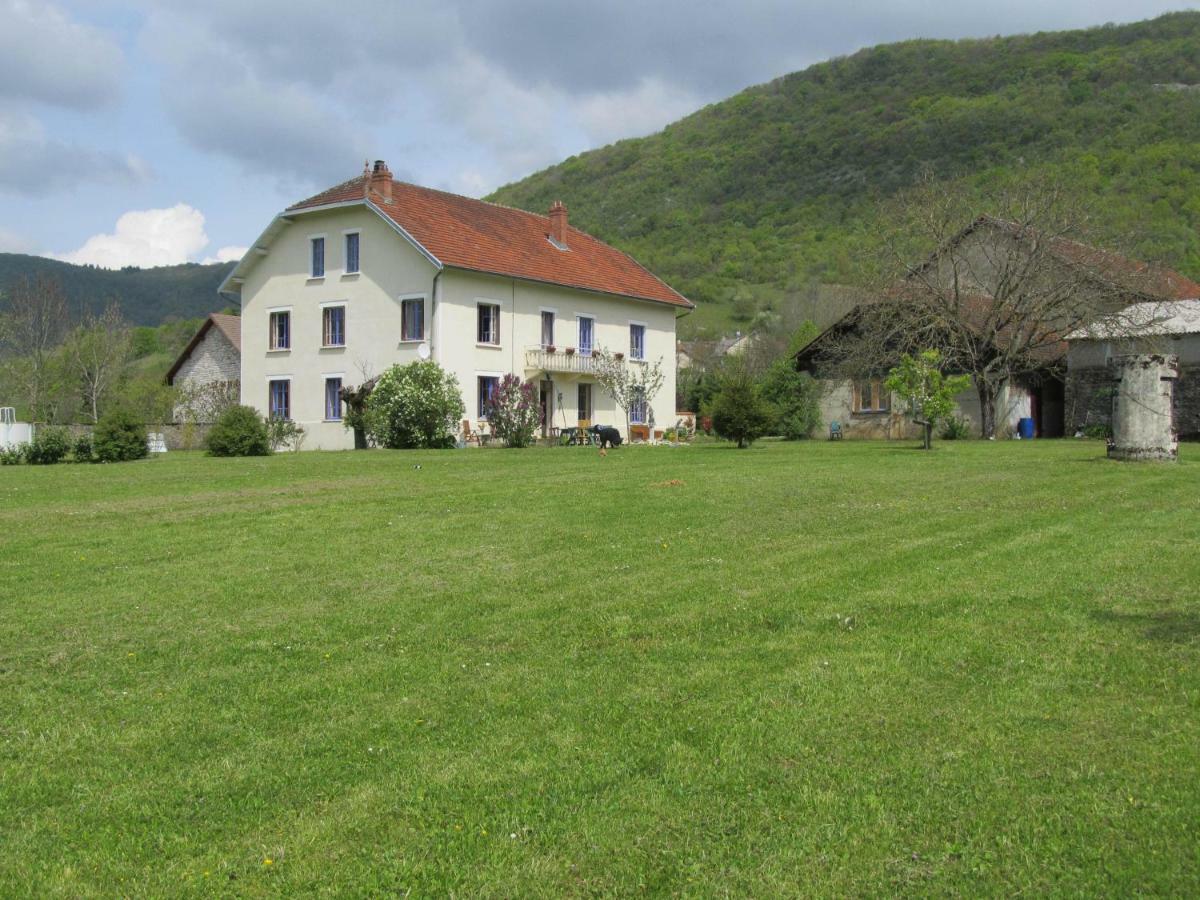 Bed and Breakfast Goute La Vie Marchamp Esterno foto