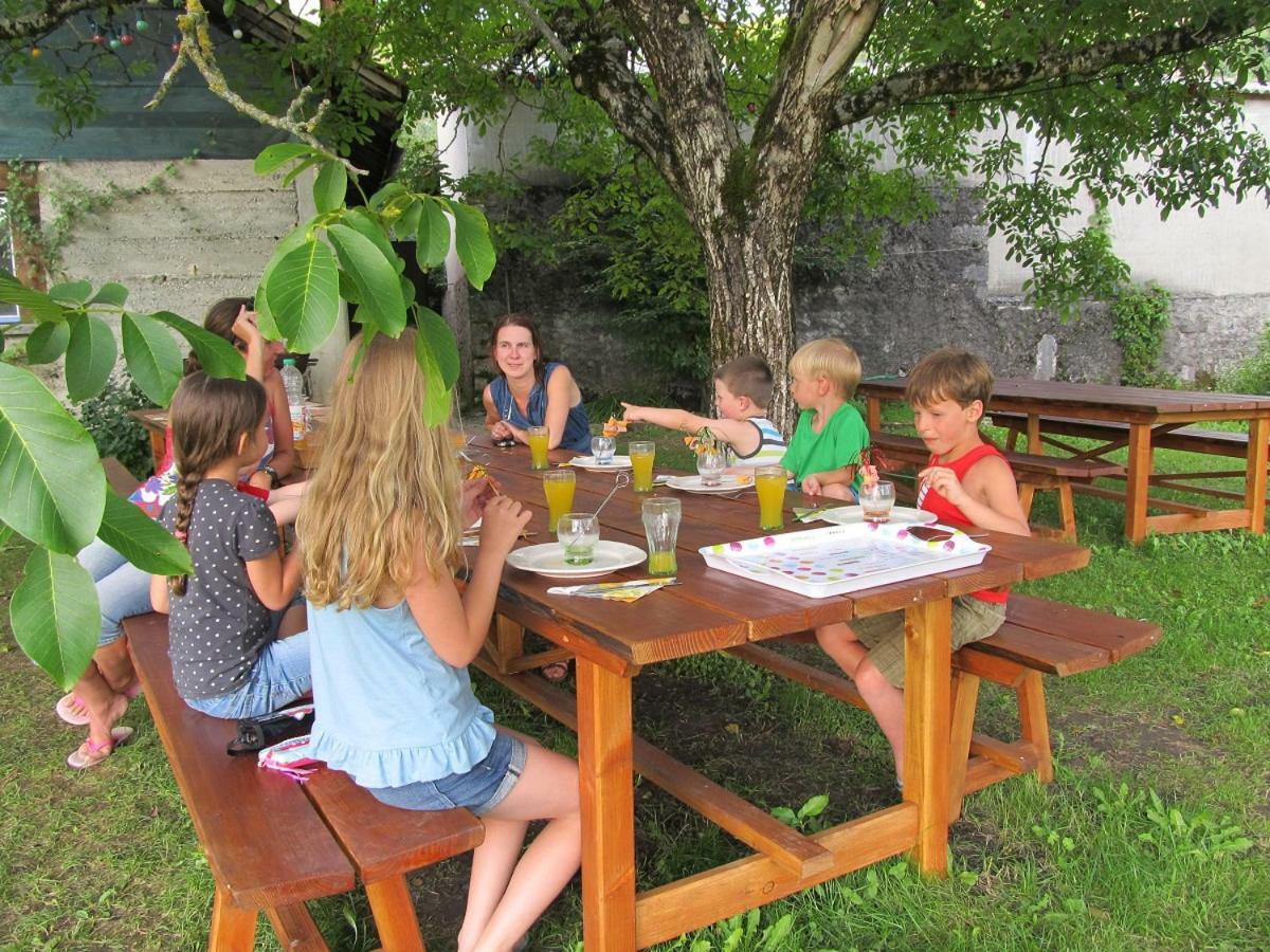 Bed and Breakfast Goute La Vie Marchamp Esterno foto