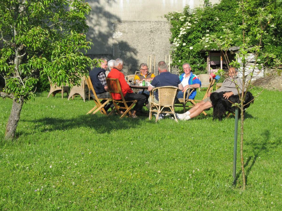 Bed and Breakfast Goute La Vie Marchamp Esterno foto
