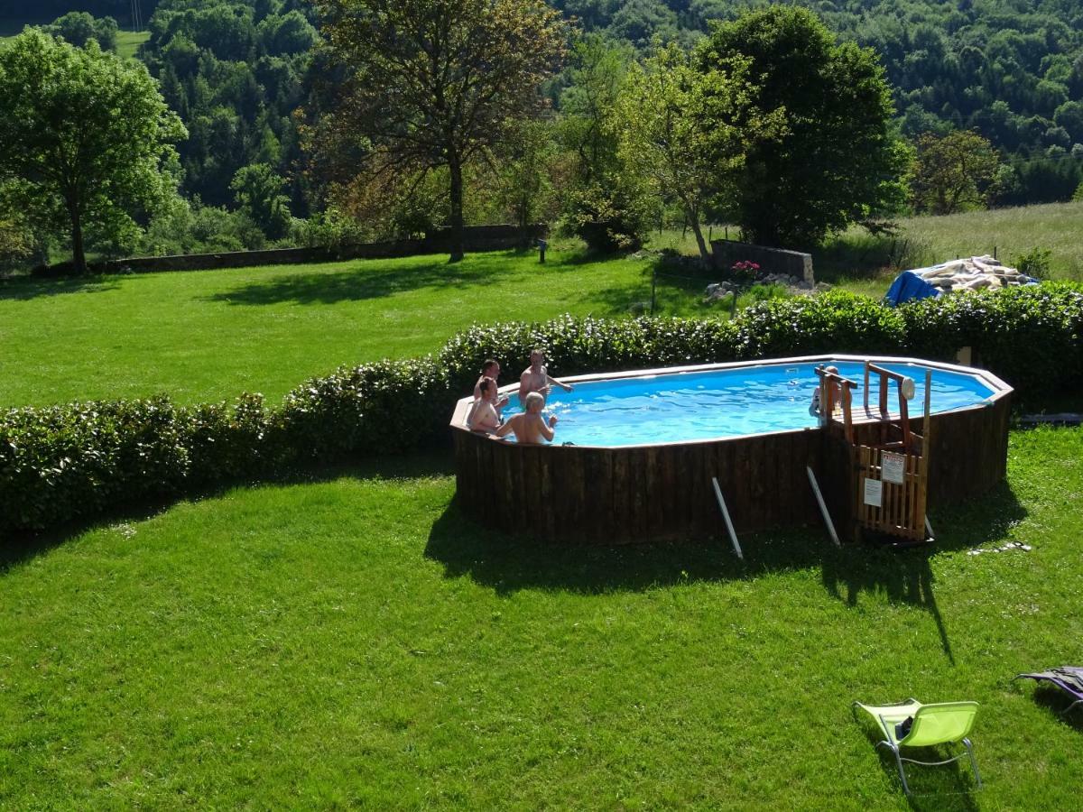 Bed and Breakfast Goute La Vie Marchamp Esterno foto