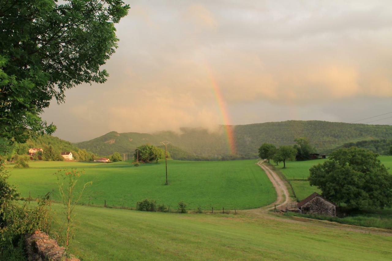 Bed and Breakfast Goute La Vie Marchamp Esterno foto
