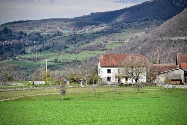 Bed and Breakfast Goute La Vie Marchamp Esterno foto