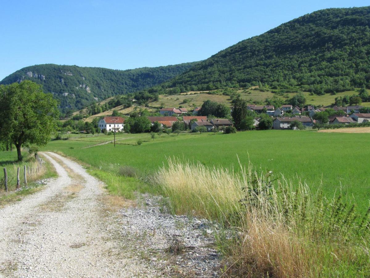 Bed and Breakfast Goute La Vie Marchamp Esterno foto