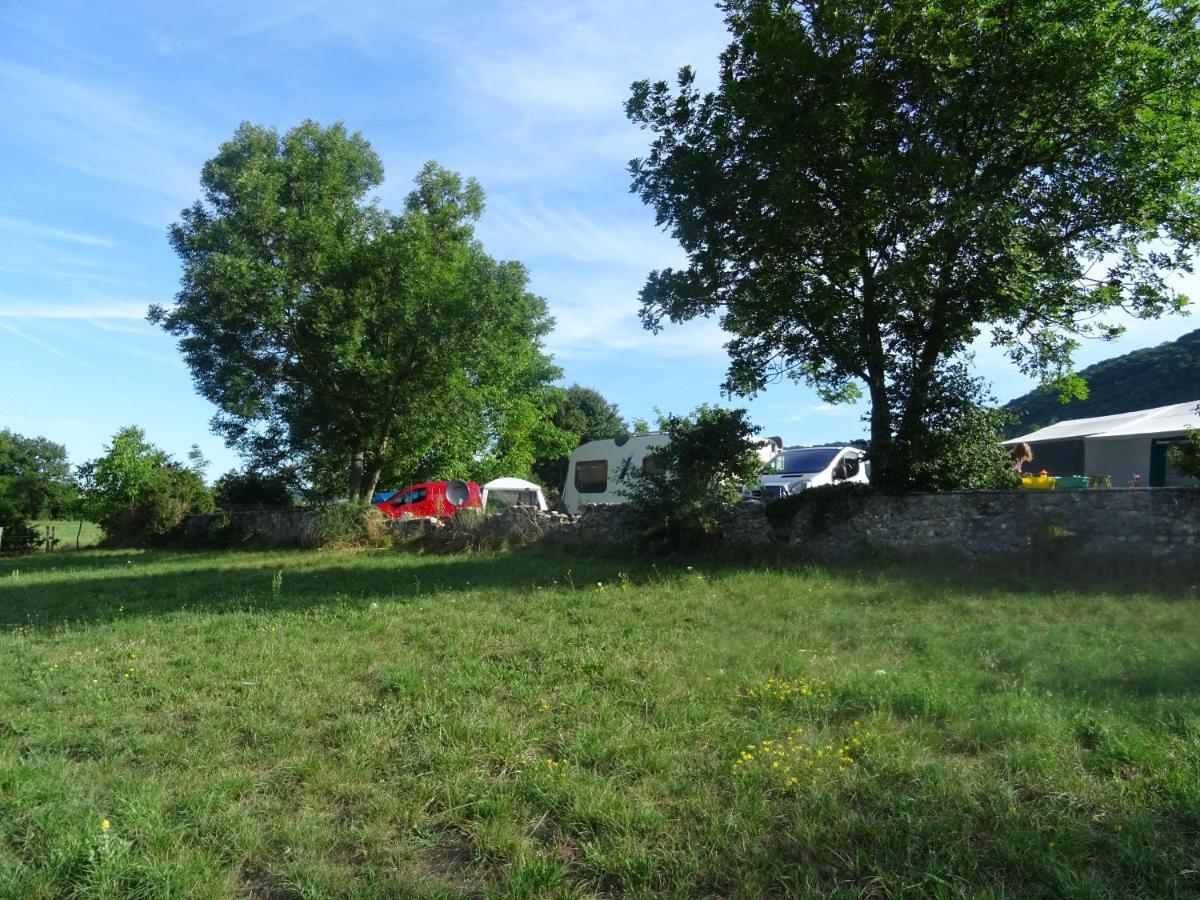 Bed and Breakfast Goute La Vie Marchamp Esterno foto